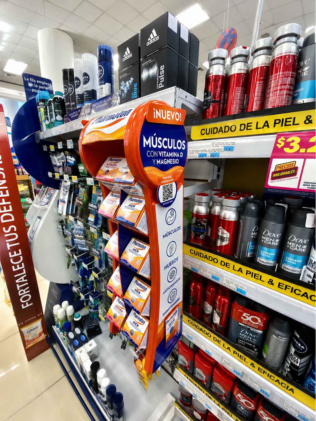 Exhibidor de ganchos para productos en pared, fabricado en Quito